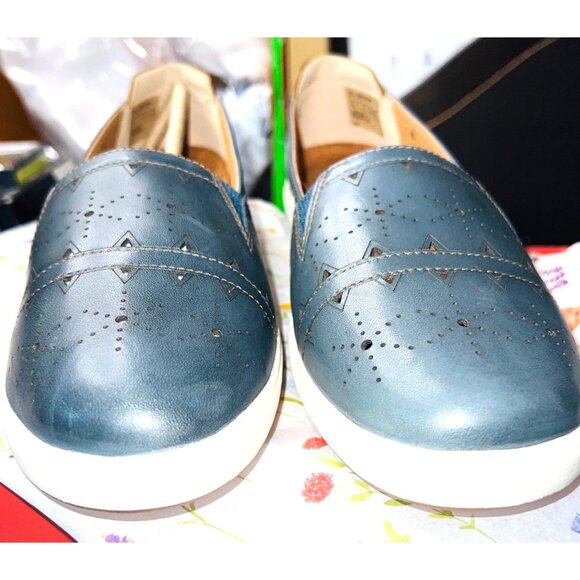 Womens Cobb Hill Slip-On Shoes 9.5W Blue Leather Perforated Design Rubber Sole - Picture 1 of 5